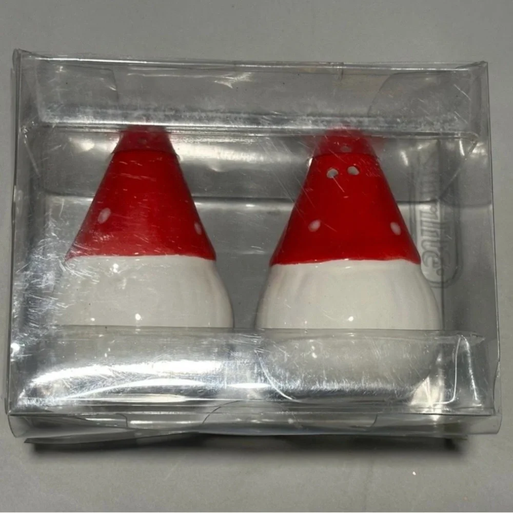 Red & White Christmas Santa Salt & Pepper Shakers Holiday